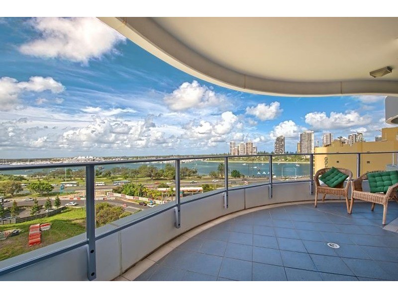 1004/4 Como Crescent, Southport QLD 4215