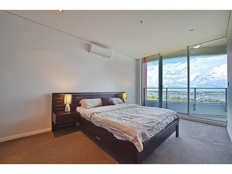 1004/4 Como Crescent, Southport QLD 4215