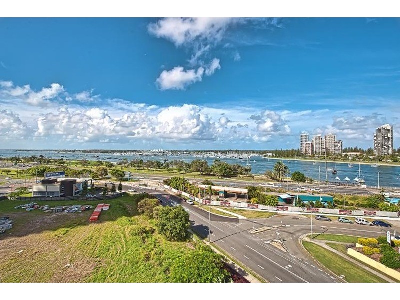 1004/4 Como Crescent, Southport QLD 4215