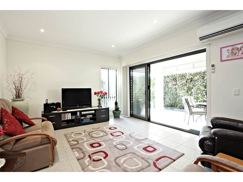 6 Corymbia Way, Molendinar QLD 4214
