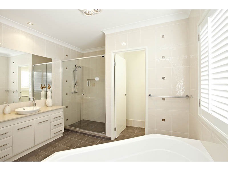 2 Rosegum Drive, Molendinar QLD 4214