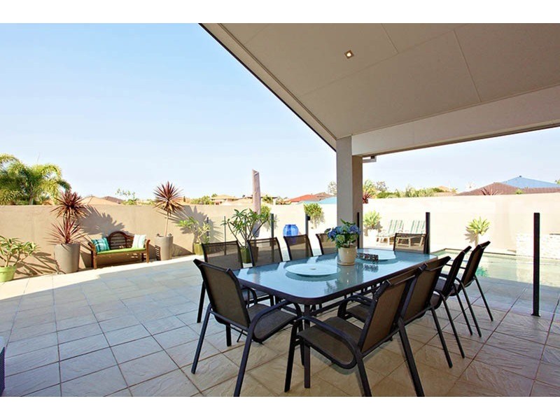 2 Rosegum Drive, Molendinar QLD 4214