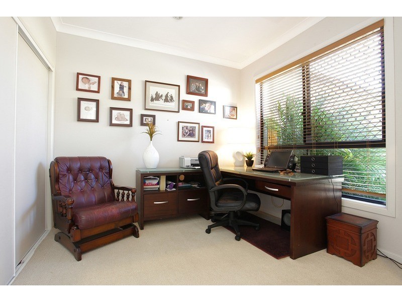 11 Leeds Close, Arundel QLD 4214