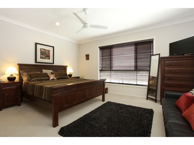 11 Leeds Close, Arundel QLD 4214