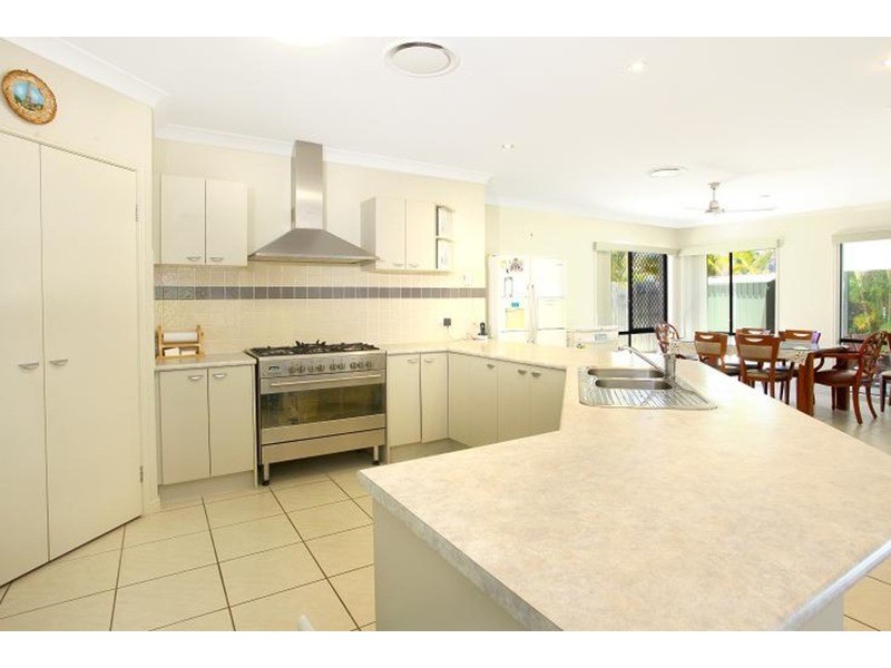 15 Viewridge Way, Molendinar QLD 4214