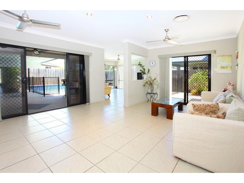 15 Viewridge Way, Molendinar QLD 4214