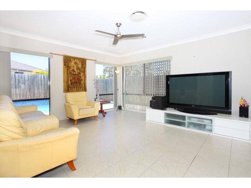 15 Viewridge Way, Molendinar QLD 4214