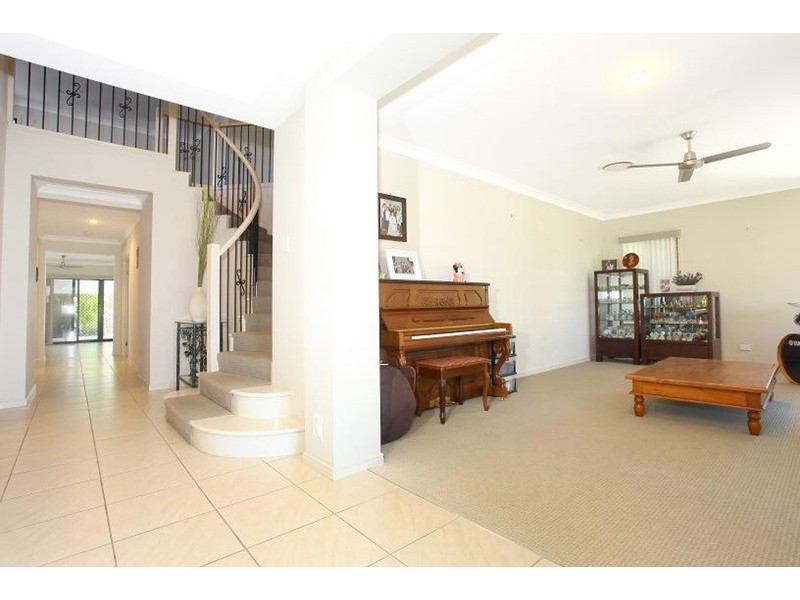 15 Viewridge Way, Molendinar QLD 4214