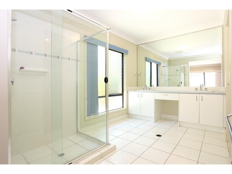 15 Viewridge Way, Molendinar QLD 4214
