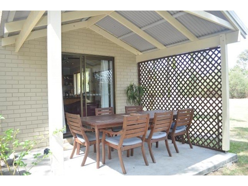 11 Kingsway Drive, Molendinar QLD 4214