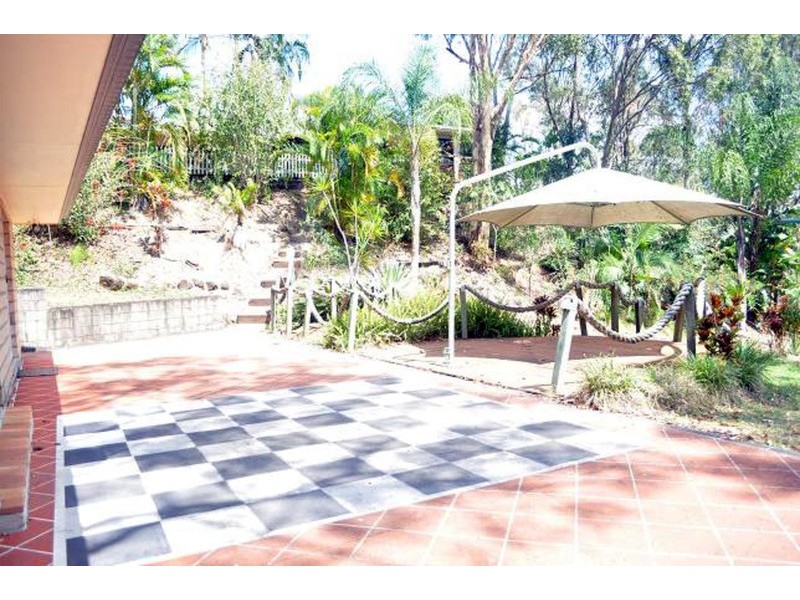 11 Kingsway Drive, Molendinar QLD 4214