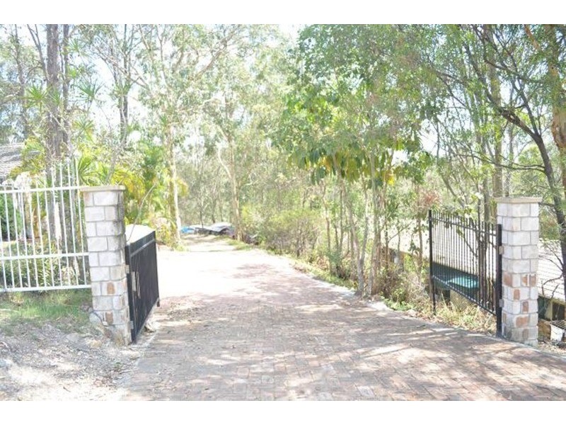 11 Kingsway Drive, Molendinar QLD 4214