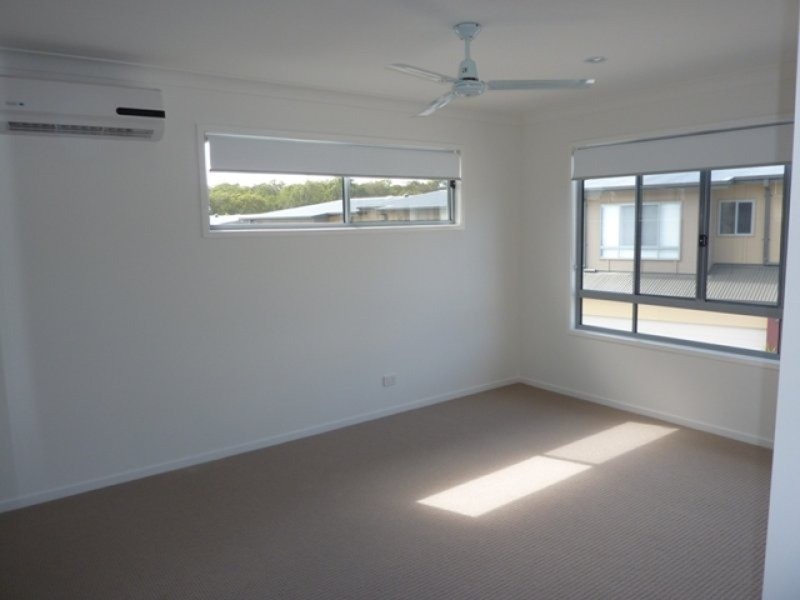 2/446 Pine Ridge Road, Coombabah QLD 4216