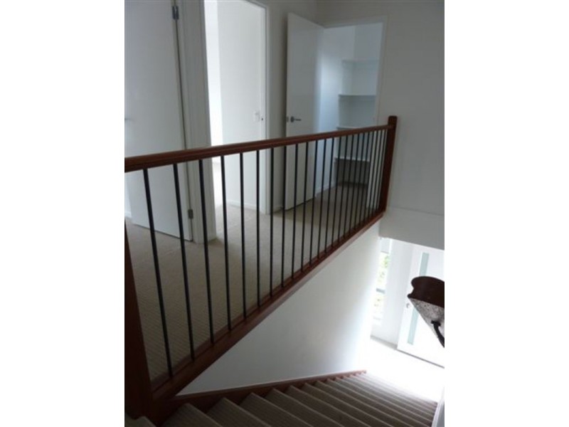 2/446 Pine Ridge Road, Coombabah QLD 4216