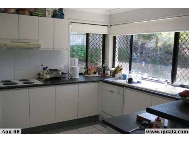 8 Clear River  Boulevard, Ashmore QLD 4214