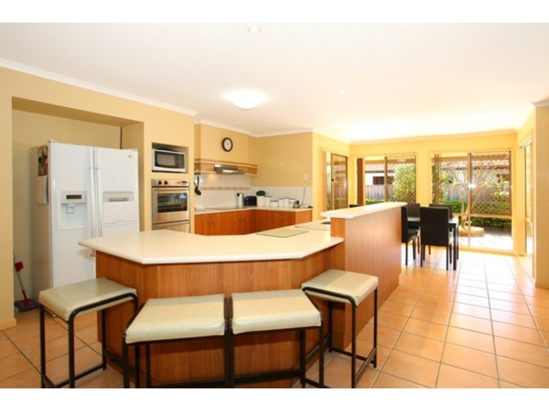 42 Dellwood Circuit, Molendinar QLD 4214