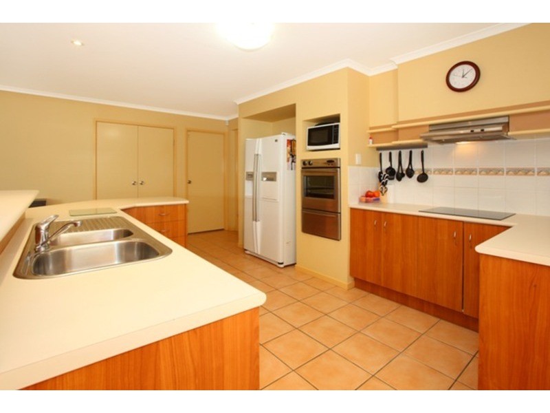 42 Dellwood Circuit, Molendinar QLD 4214