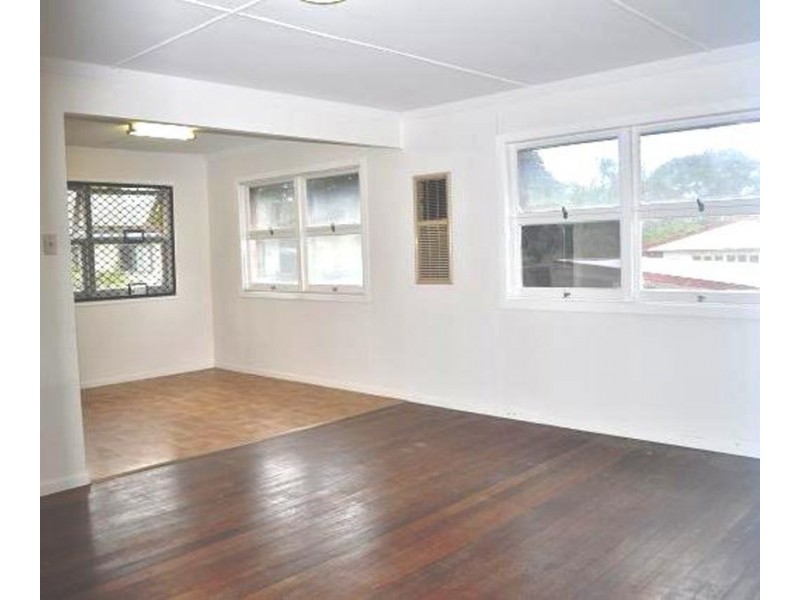 30 Dowling  Drive, Southport QLD 4215
