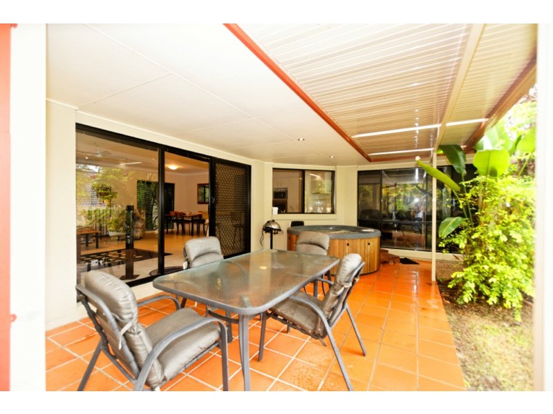 95 Arun Drive, Arundel QLD 4214