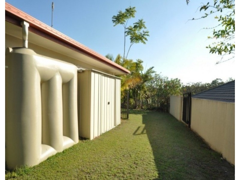 95 Arun Drive, Arundel QLD 4214