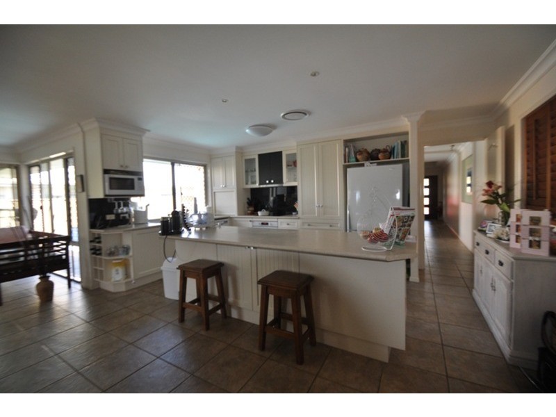 112 crestwood  Drive, Molendinar QLD 4214