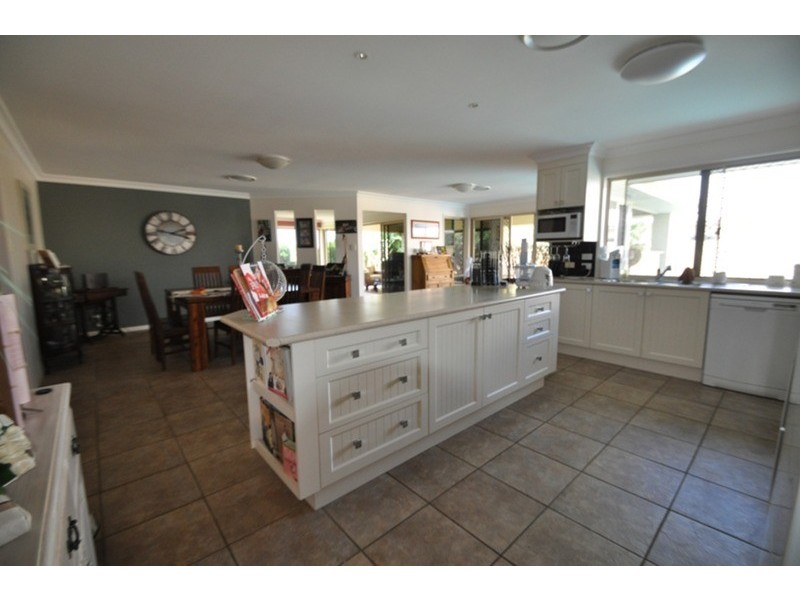 112 crestwood  Drive, Molendinar QLD 4214