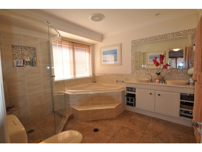 112 crestwood  Drive, Molendinar QLD 4214