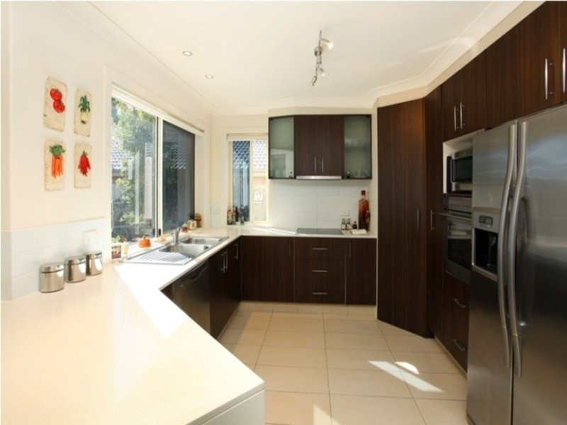 11 Casuarina Drive, Molendinar QLD 4214