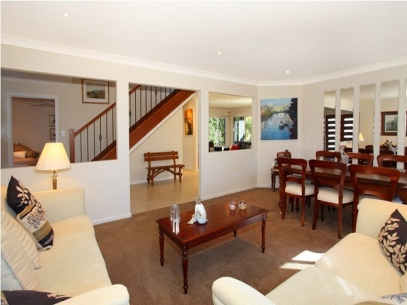 11 Casuarina Drive, Molendinar QLD 4214