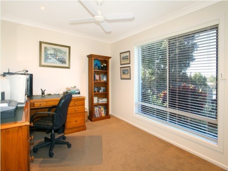 11 Casuarina Drive, Molendinar QLD 4214