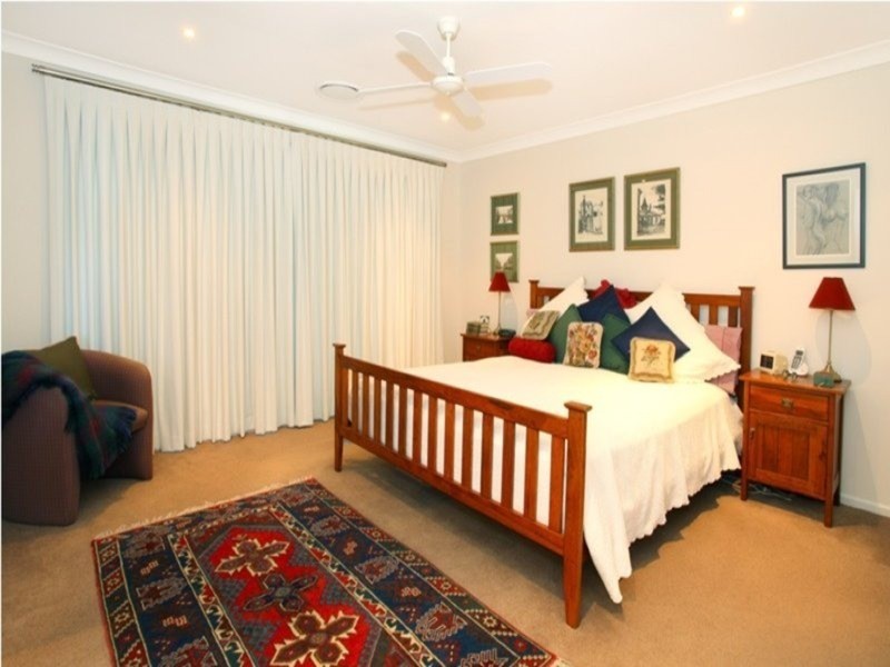 11 Casuarina Drive, Molendinar QLD 4214