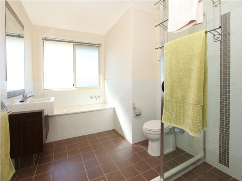 11 Casuarina Drive, Molendinar QLD 4214