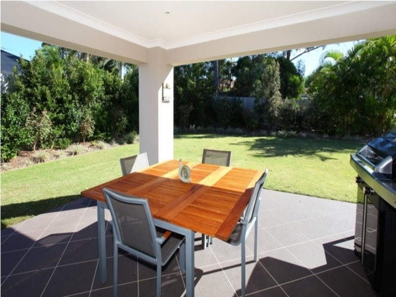 11 Casuarina Drive, Molendinar QLD 4214