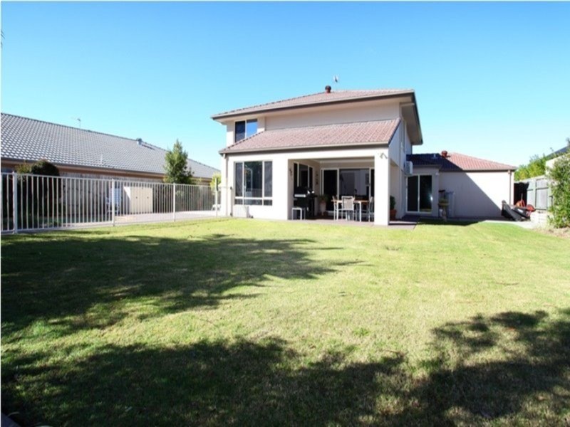 11 Casuarina Drive, Molendinar QLD 4214