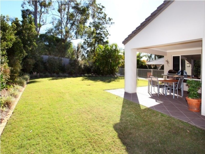 11 Casuarina Drive, Molendinar QLD 4214