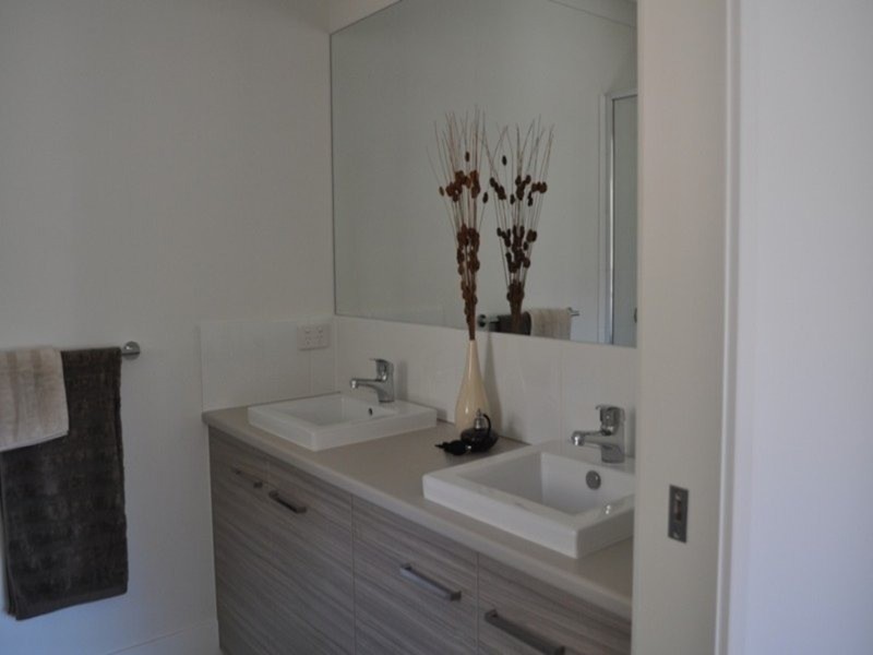 27 Gidgee Court, Molendinar QLD 4214