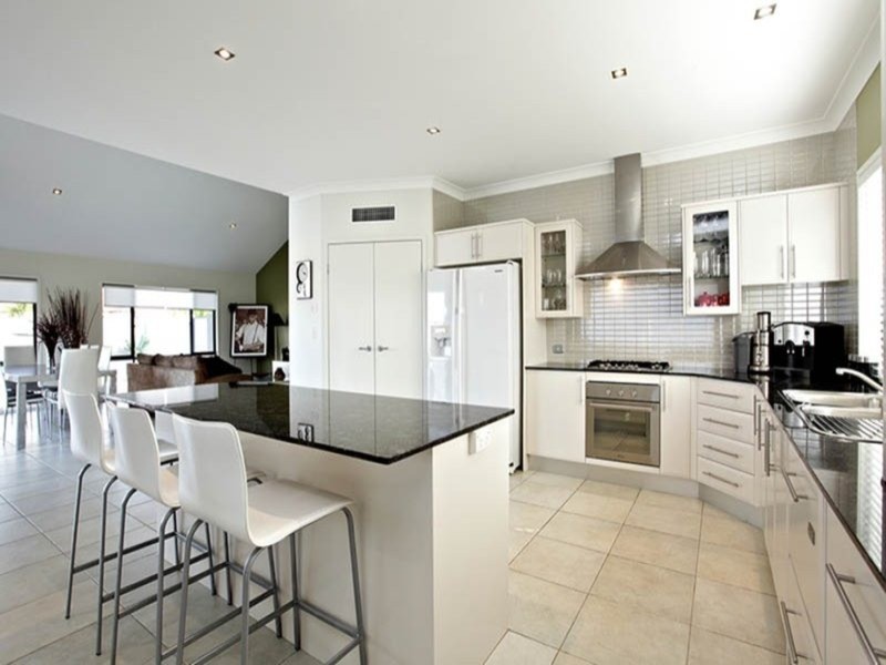 2 Rosegum Drive, Molendinar QLD 4214