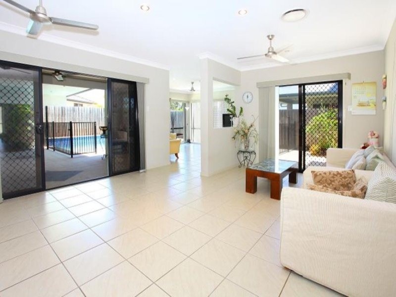 15 Viewridge Way, Molendinar QLD 4214