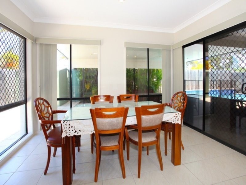 15 Viewridge Way, Molendinar QLD 4214