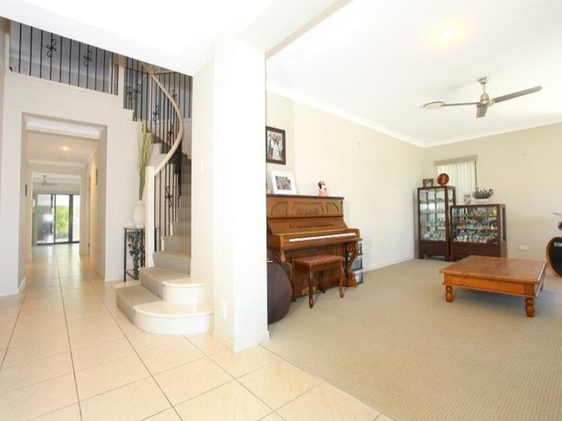 15 Viewridge Way, Molendinar QLD 4214