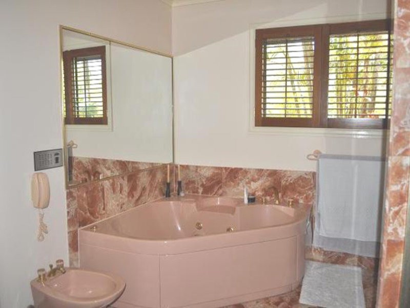 11 Kingsway Drive, Molendinar QLD 4214