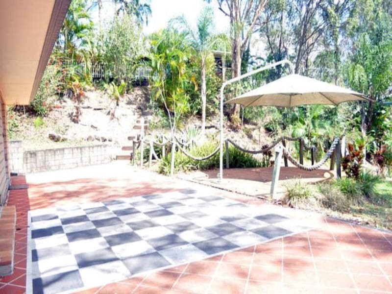 11 Kingsway Drive, Molendinar QLD 4214