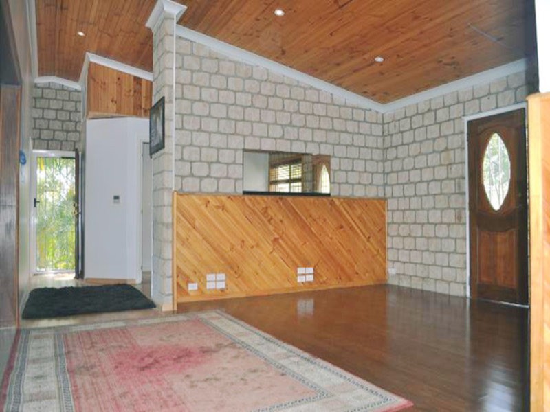 11 Kingsway Drive, Molendinar QLD 4214