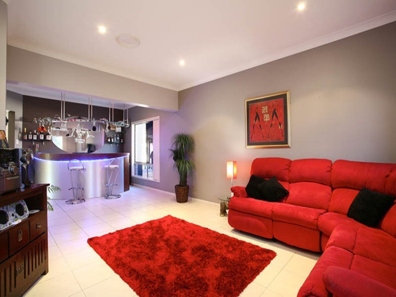 171 Crestwood Drive, Molendinar QLD 4214