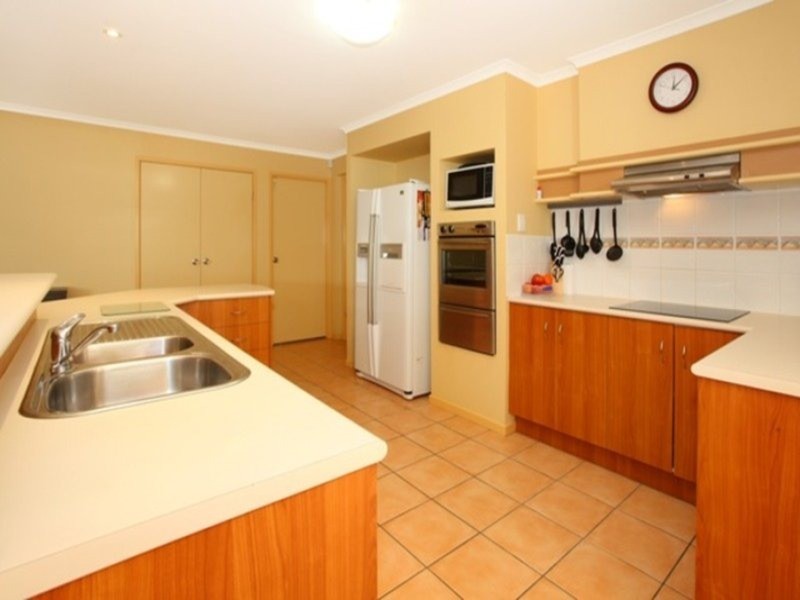 42 Dellwood Circuit, Molendinar QLD 4214