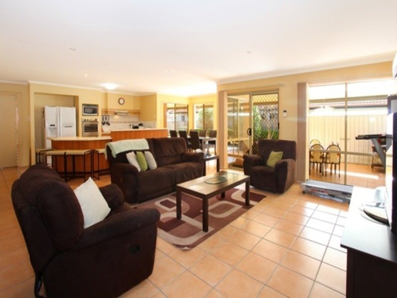 42 Dellwood Circuit, Molendinar QLD 4214