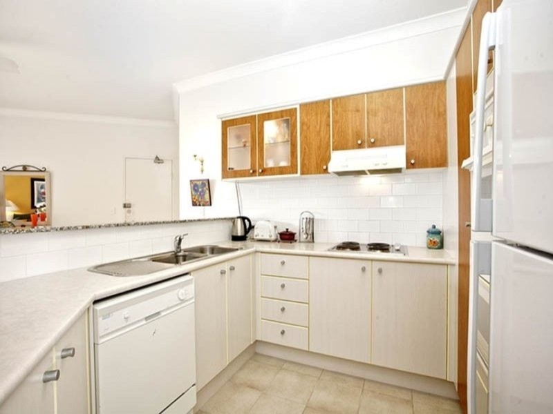 27/522 Marine Parade, Biggera Waters QLD 4216