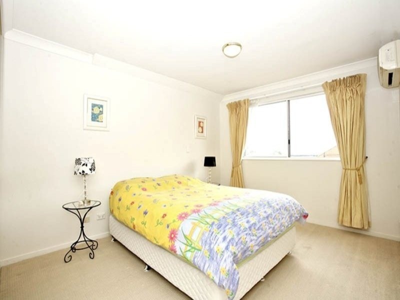 27/522 Marine Parade, Biggera Waters QLD 4216