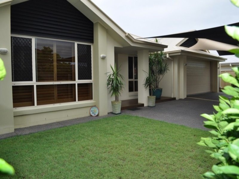 112 crestwood Drive, Molendinar QLD 4214