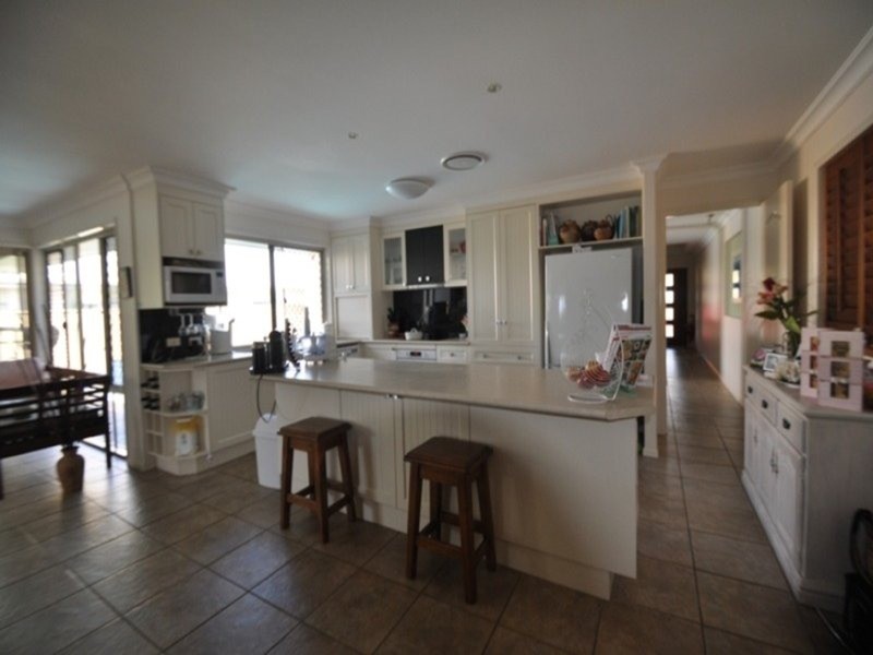 112 crestwood Drive, Molendinar QLD 4214